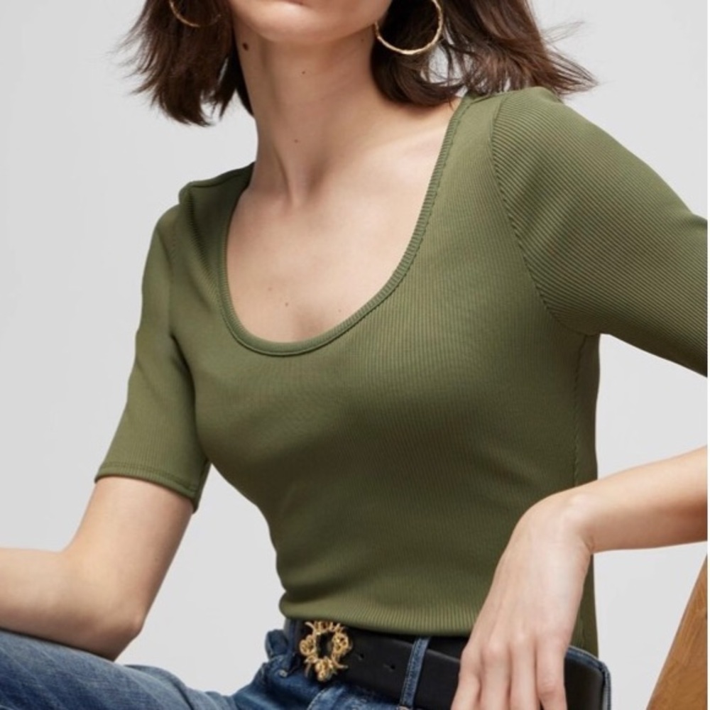 Aritzia Wilfred Ribbed Short Sleeve Scoop Neck Top Green Baby Tee Shirt Size XS